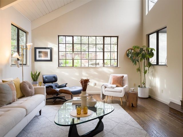 2355 2355 Pelham Pl, Oakland, CA 94611