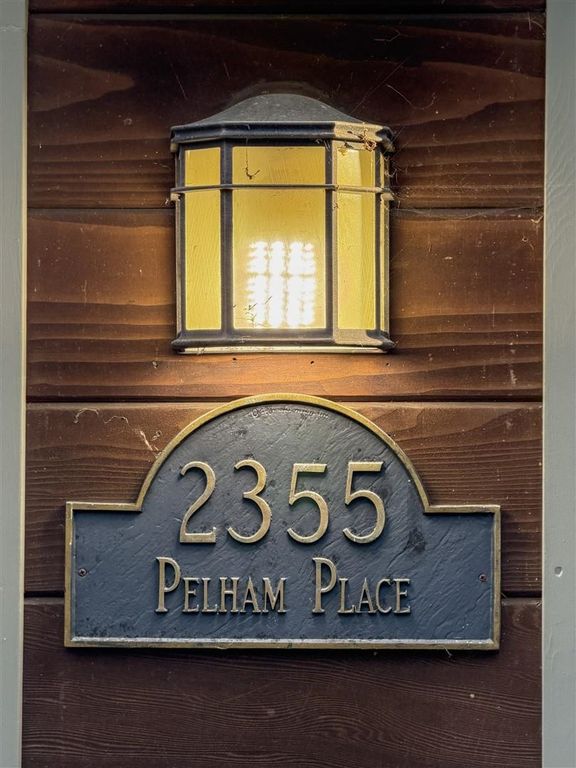 Image 3 of property listing at 2355 2355 Pelham Pl, Oakland, CA 94611