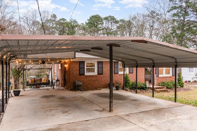 708 Noles Drive, Mount Holly, NC 28120