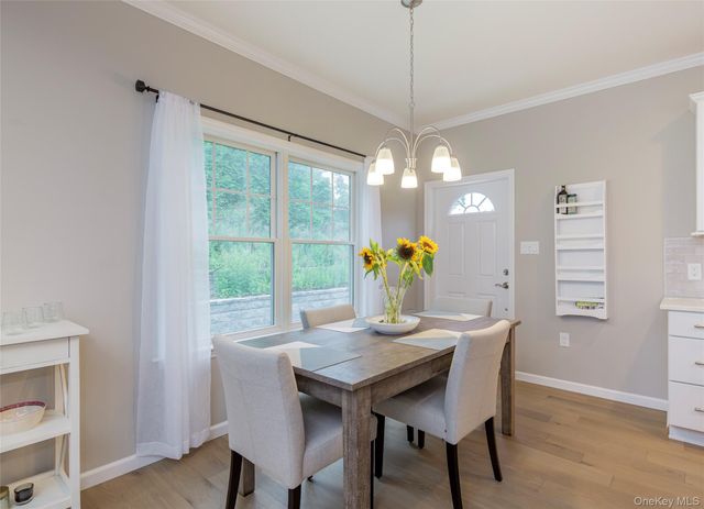 15 S Beach Road, Southampton, NY 11968