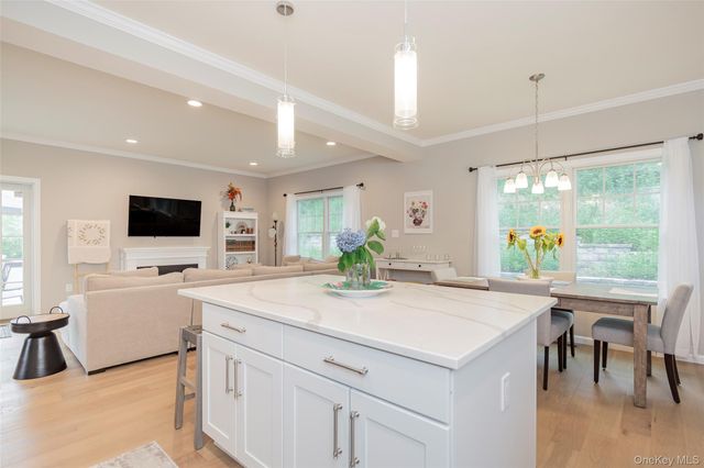 15 S Beach Road, Southampton, NY 11968