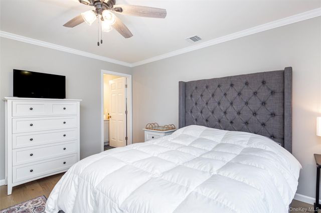 15 S Beach Road, Southampton, NY 11968