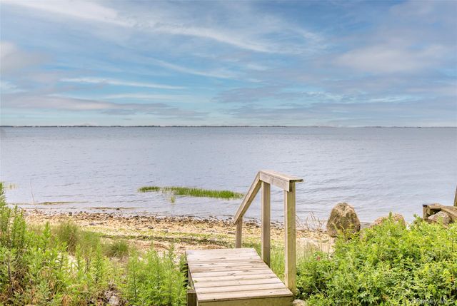 15 S Beach Road, Southampton, NY 11968