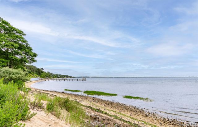 15 S Beach Road, Southampton, NY 11968