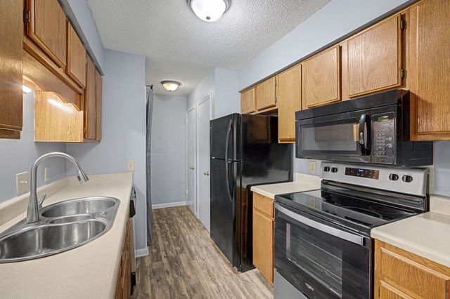 137 Brooke Castle Dr, Hermitage, TN 37076