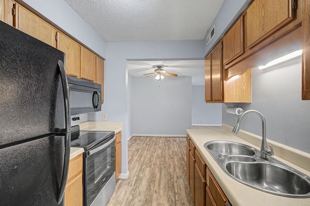 137 Brooke Castle Dr, Hermitage, TN 37076