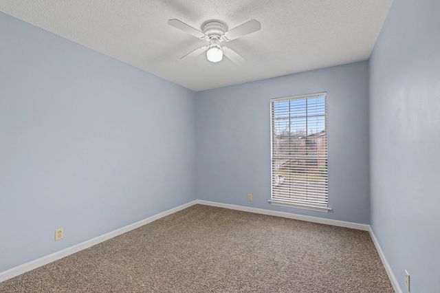 137 Brooke Castle Dr, Hermitage, TN 37076