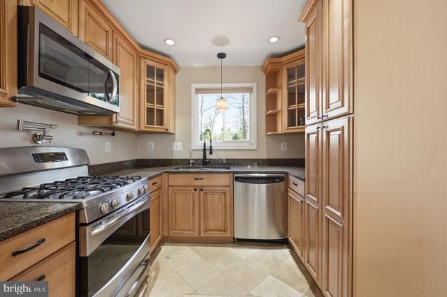 124 WOODLAND RD, Gaithersburg, MD 20877