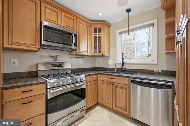 124 WOODLAND RD, Gaithersburg, MD 20877