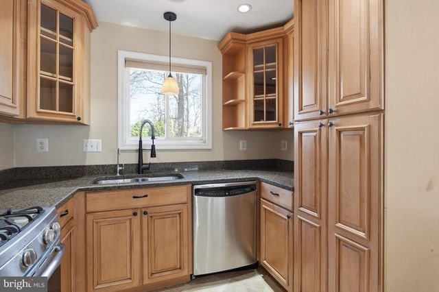 124 WOODLAND RD, Gaithersburg, MD 20877