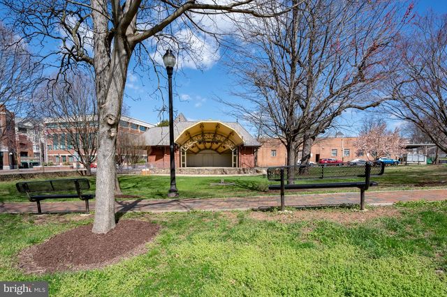 124 WOODLAND RD, Gaithersburg, MD 20877