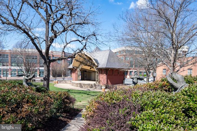 124 WOODLAND RD, Gaithersburg, MD 20877