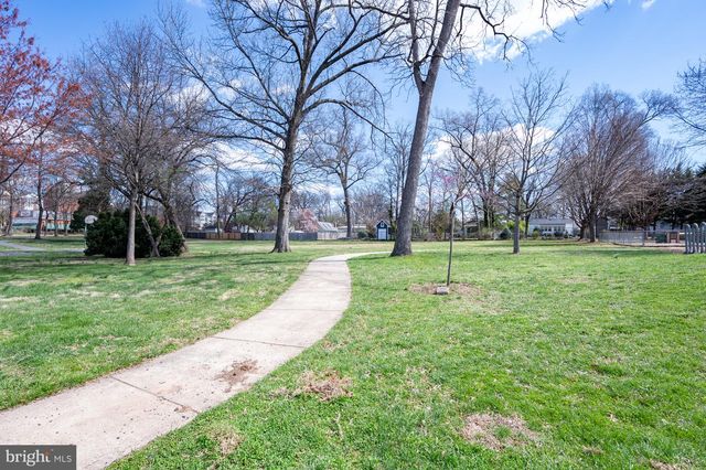 124 WOODLAND RD, Gaithersburg, MD 20877