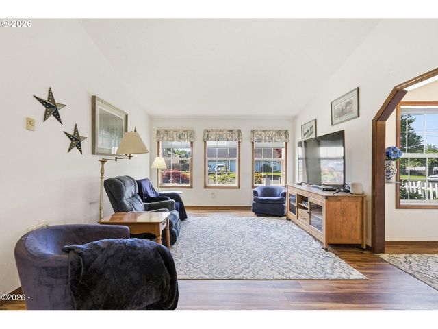 3502 HAWTHORNE Ln, Tillamook, OR 97141