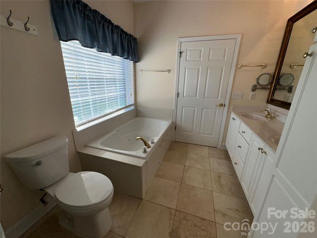 7672 Maple Bluff Lane, Concord, NC 28025