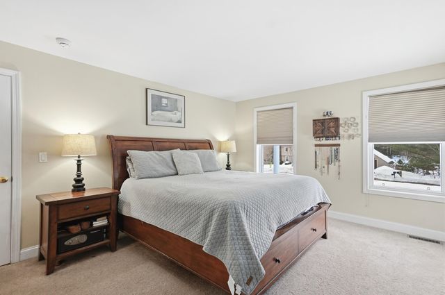 10 Ball Road, Kingston, NH 03848