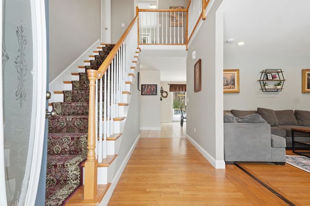 10 Ball Road, Kingston, NH 03848