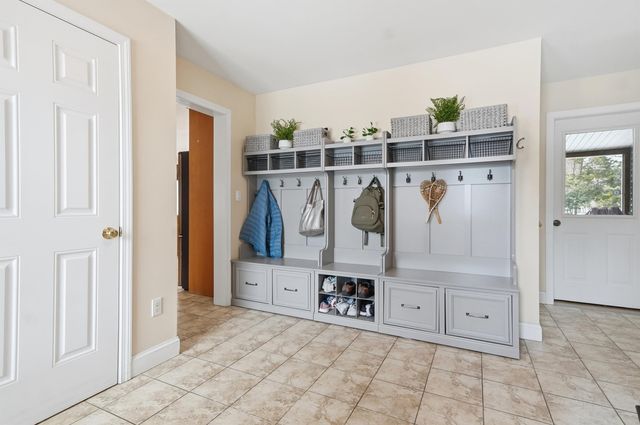 10 Ball Road, Kingston, NH 03848