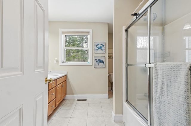 10 Ball Road, Kingston, NH 03848