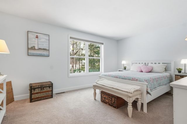 10 Ball Road, Kingston, NH 03848