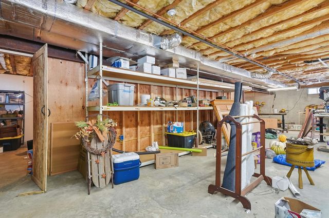 10 Ball Road, Kingston, NH 03848