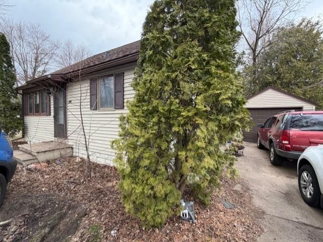 1740 RUSSELL STREET, Wisconsin Rapids, WI 54495