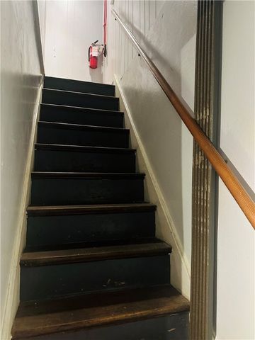 99 S 10th St, South Side, PA 15203