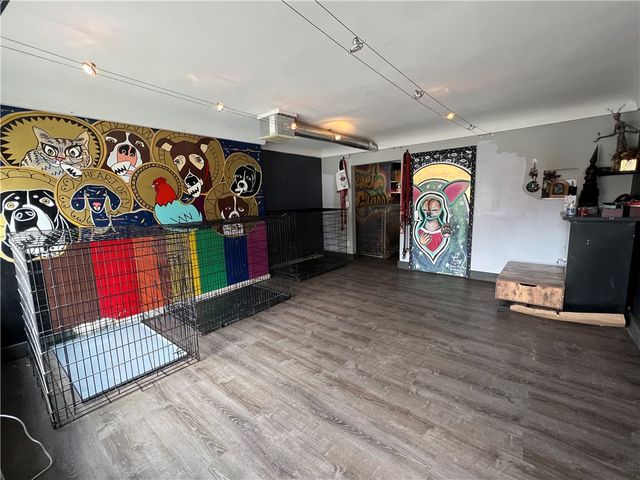 99 S 10th St, South Side, PA 15203