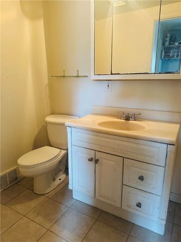 99 S 10th St, South Side, PA 15203