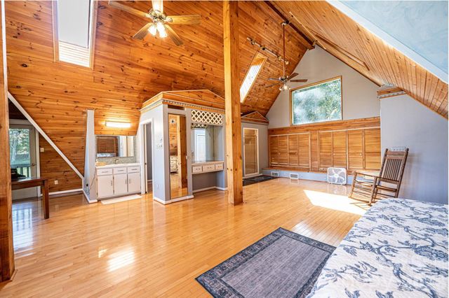 1925 Lake Acres Drive, Hickory, NC 28601