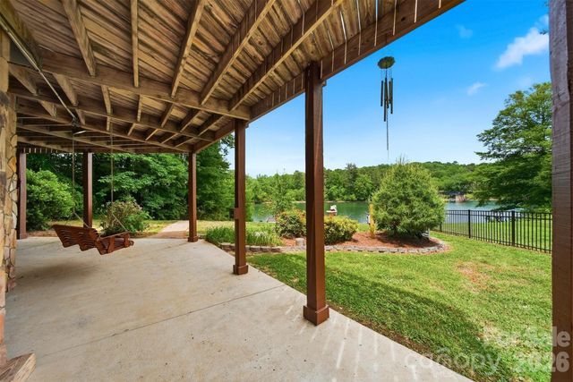 1925 Lake Acres Drive, Hickory, NC 28601