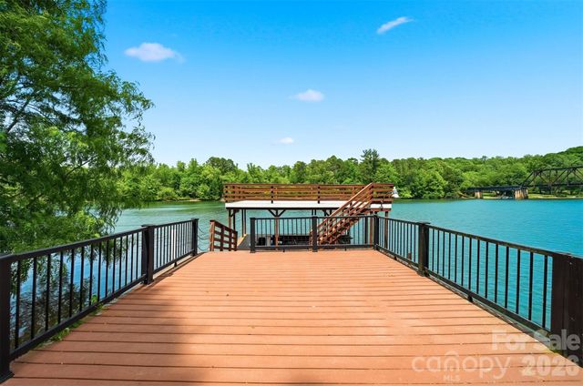 1925 Lake Acres Drive, Hickory, NC 28601