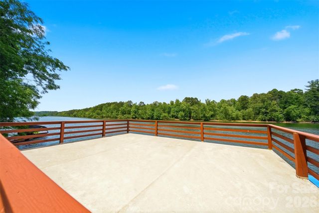 1925 Lake Acres Drive, Hickory, NC 28601
