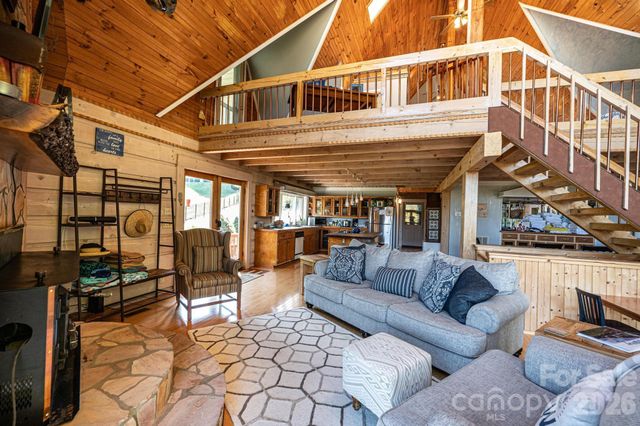 1925 Lake Acres Drive, Hickory, NC 28601