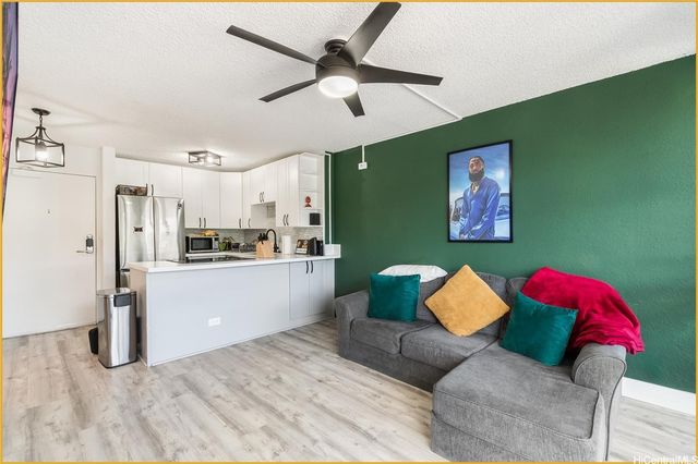 98-450 Koauka Loop 401, Aiea, HI 96701