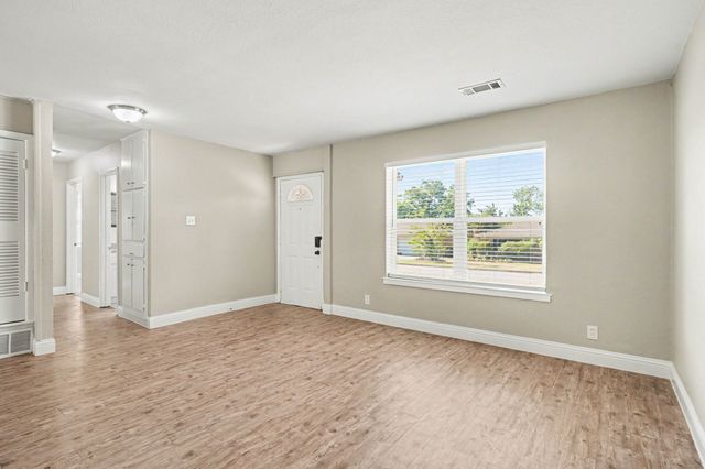 6705 Yosemite Drive, Fort Worth, TX 76112