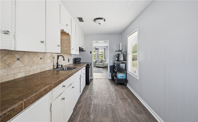 4930 Merrimac St, Corpus Christi, TX 78415