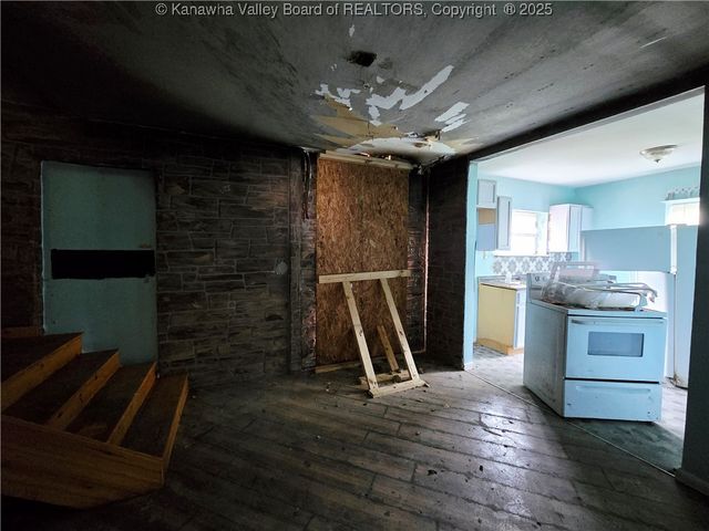 1619 Livingston Avenue, Charleston, WV 25387