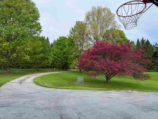 73 Brigham Hill Road, Essex, VT 05452