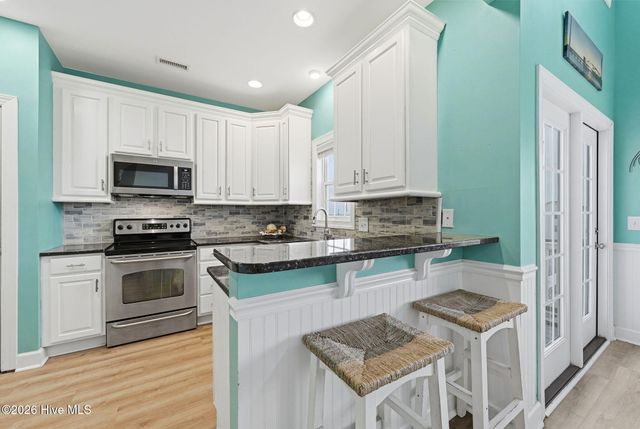215 Summer Winds Place, Surf City, NC 28445