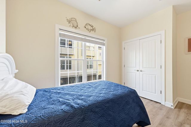 215 Summer Winds Place, Surf City, NC 28445