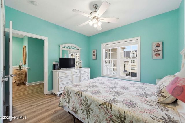 215 Summer Winds Place, Surf City, NC 28445
