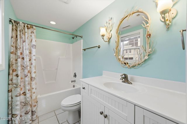 215 Summer Winds Place, Surf City, NC 28445