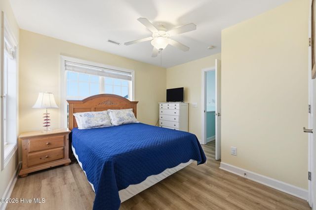215 Summer Winds Place, Surf City, NC 28445