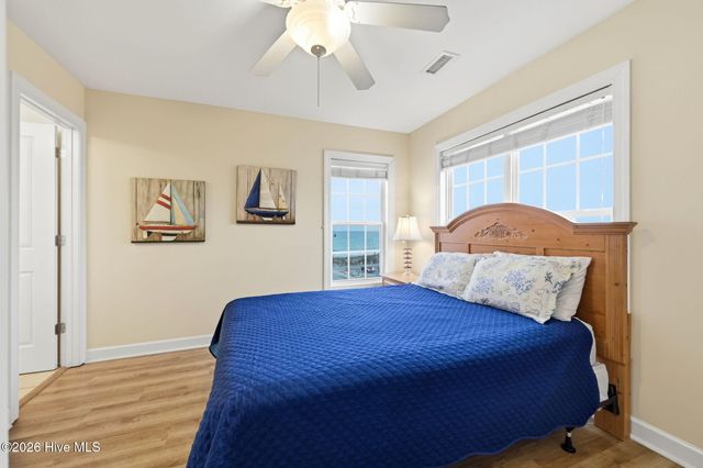 215 Summer Winds Place, Surf City, NC 28445
