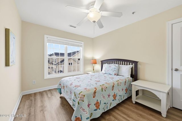 215 Summer Winds Place, Surf City, NC 28445