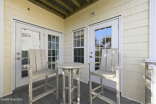 215 Summer Winds Place, Surf City, NC 28445