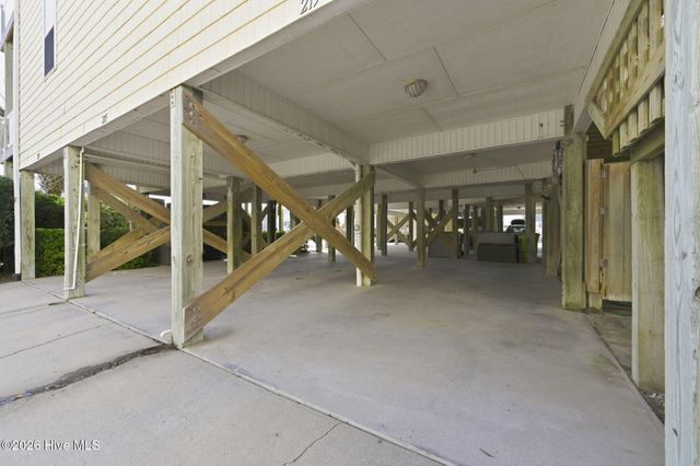 215 Summer Winds Place, Surf City, NC 28445