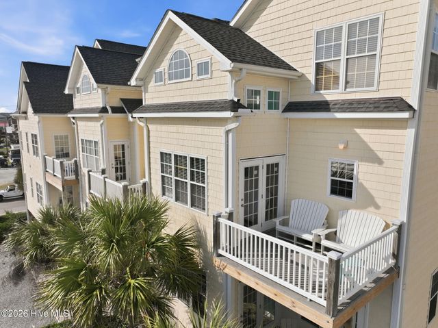 215 Summer Winds Place, Surf City, NC 28445