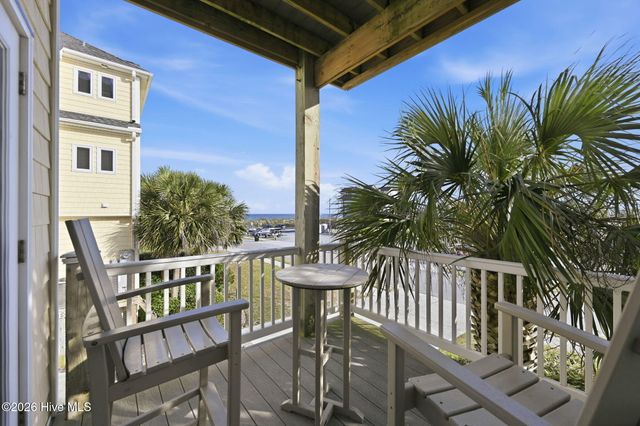 215 Summer Winds Place, Surf City, NC 28445